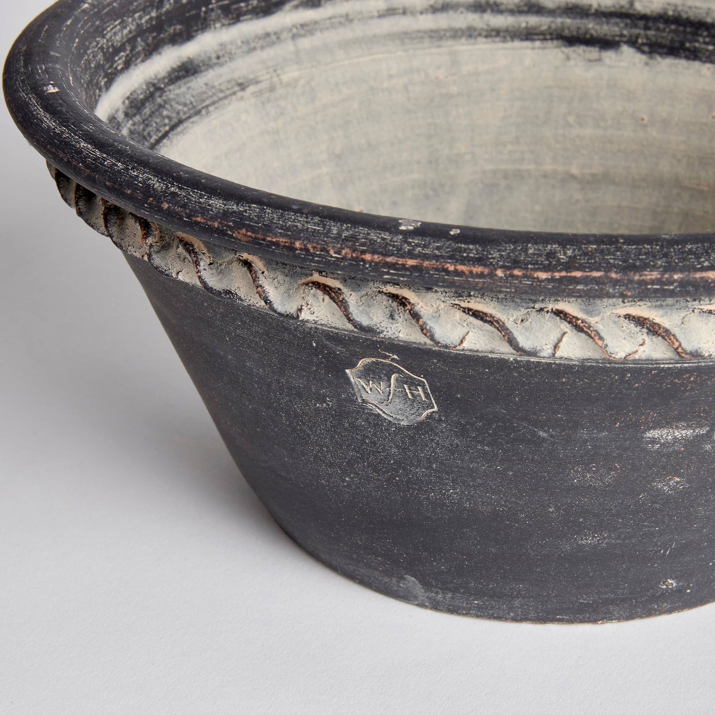 Wakefield Handmade Henley Forcing Pot #6, Black Earth